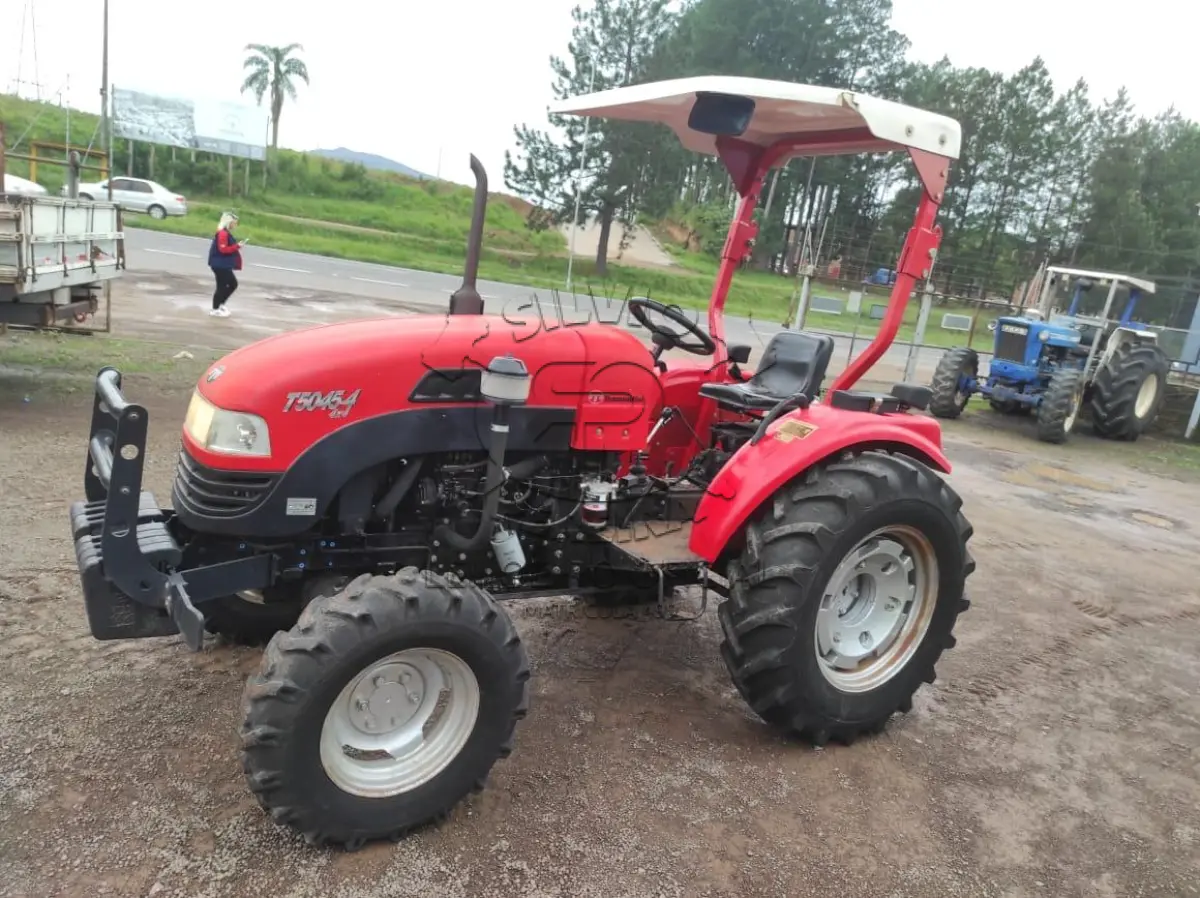 LOTE 001 - TRATOR TRAMONTINI