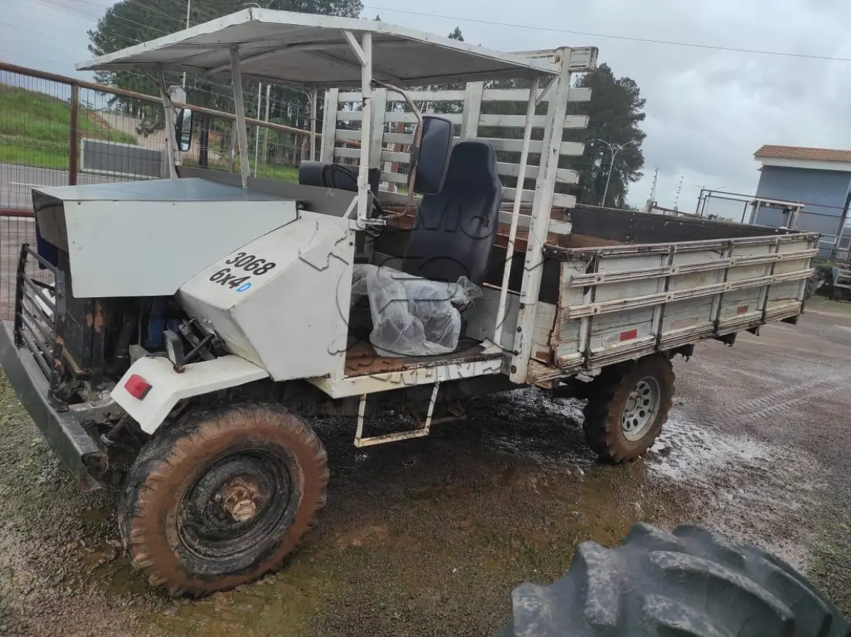 LOTE 002 - CARRETA AGRICOLA