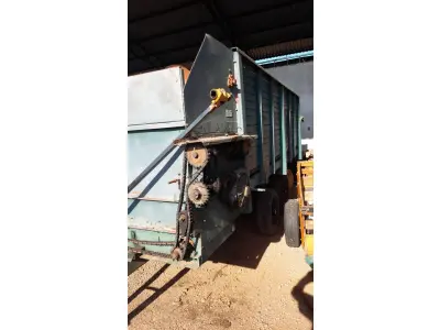 LOTE 003 - VAGÃO FORRAGEIRO